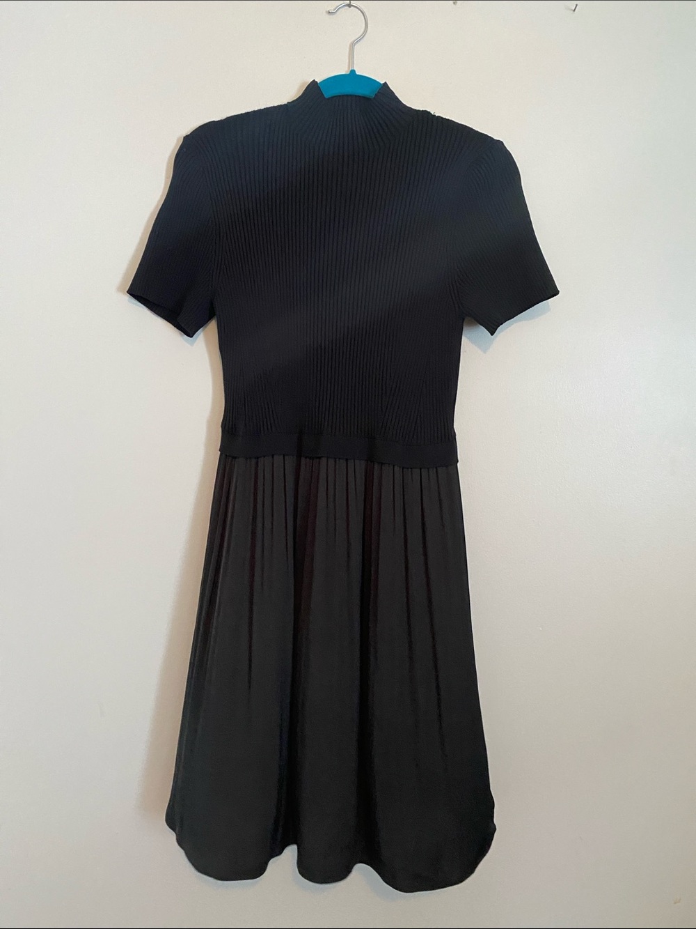 Rachel Zoe Black Short‑Sleeve Midi Dress